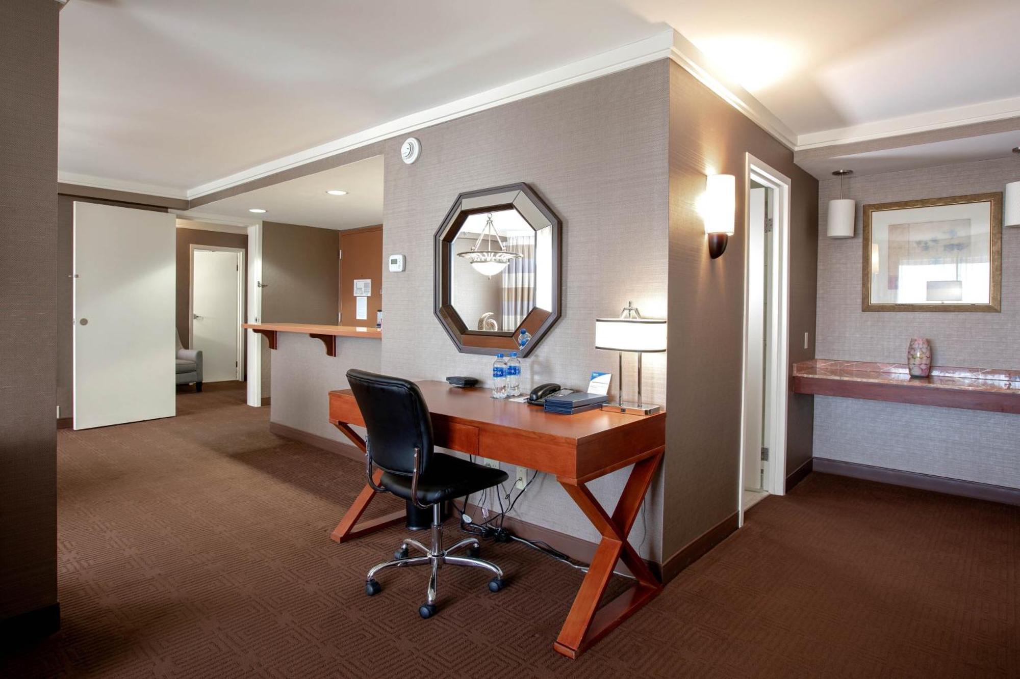 Sheraton Niagara Falls Exterior photo