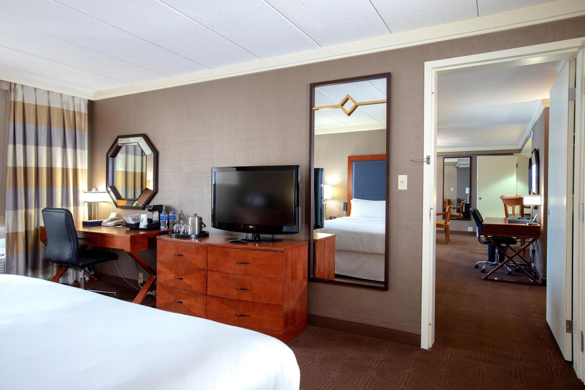 Sheraton Niagara Falls Exterior photo