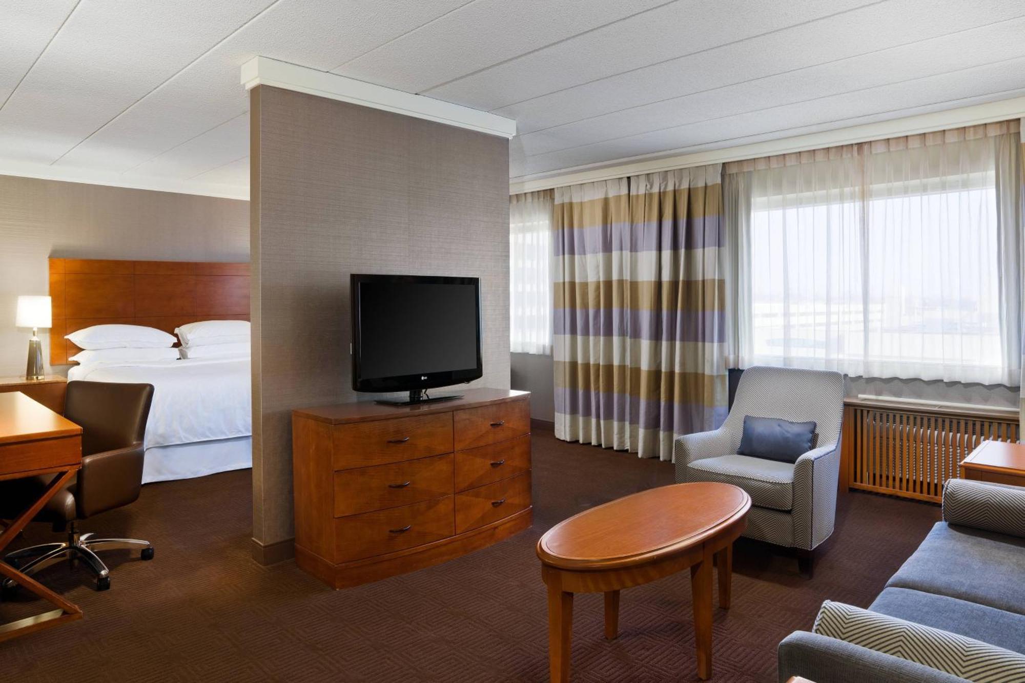Sheraton Niagara Falls Exterior photo