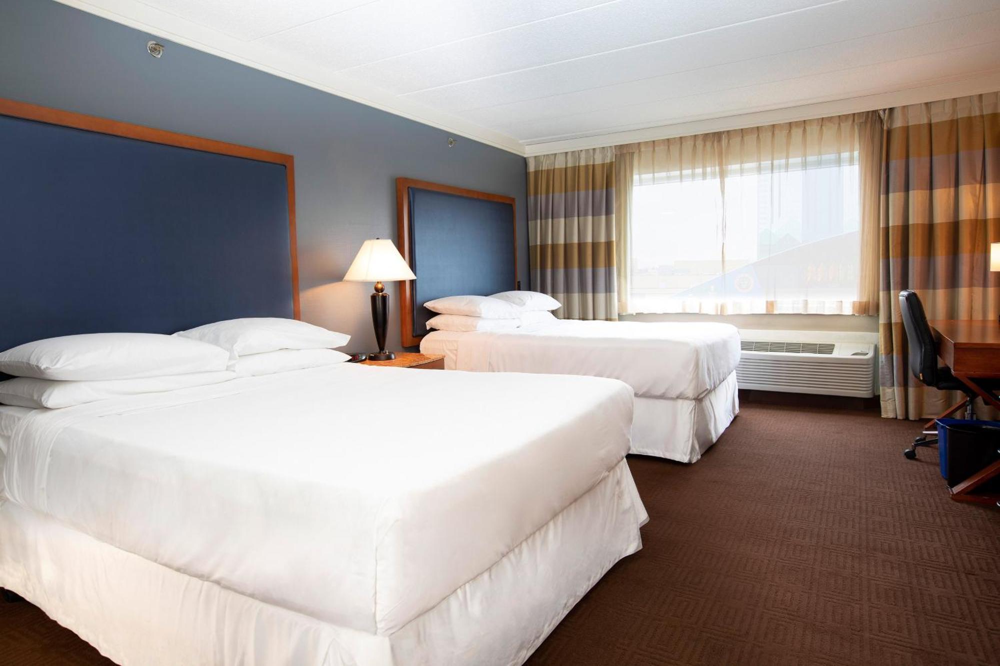 Sheraton Niagara Falls Exterior photo